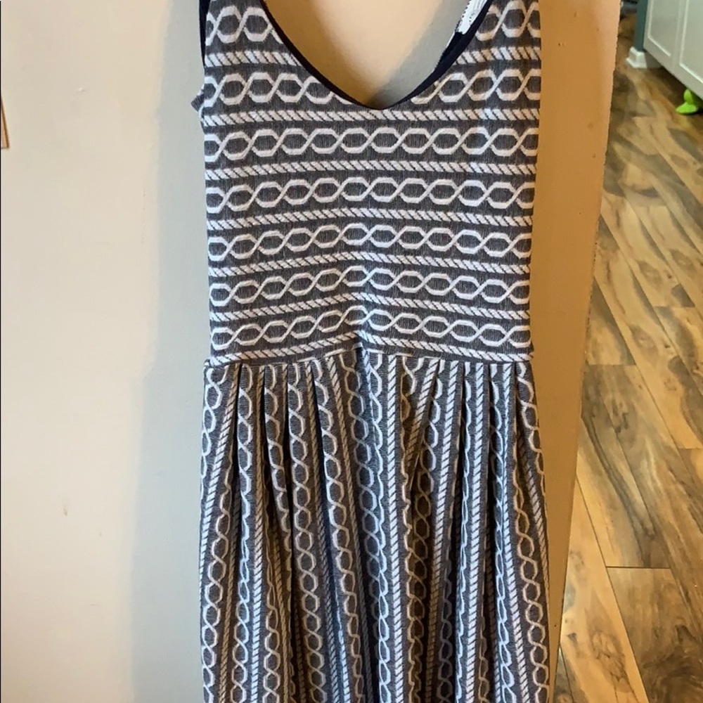 Patterned Cross-Back Dress - Picture 2 of 3